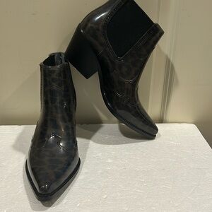 Sam Edelman animal print slip in Winona rubber cowboy ankle Rain Boots size 7
